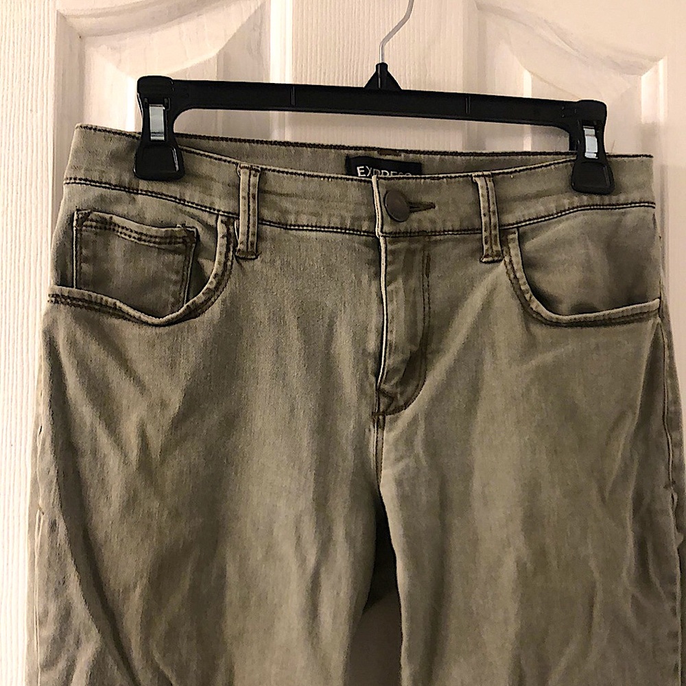 Express mid rise skinny jeans.